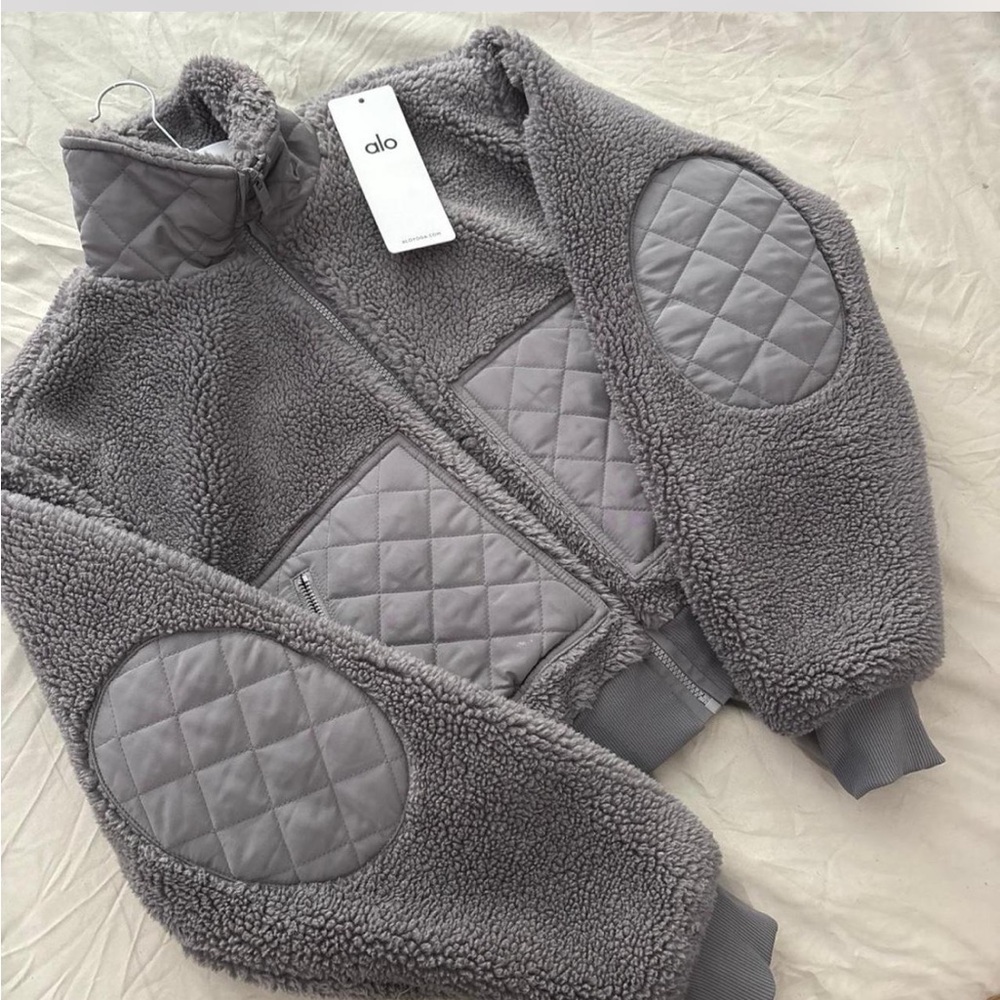 ALO Yoga fog color Sherpa